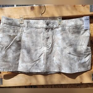 NWT HOLLISTER CAMO MINI SKIRT 20